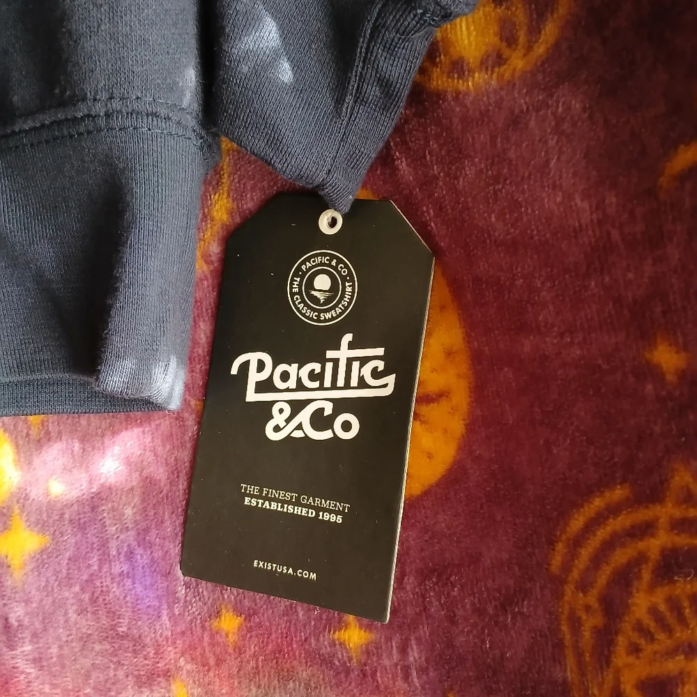 Pacific&Co Hit The Slopes Ski Crew Neck NWT